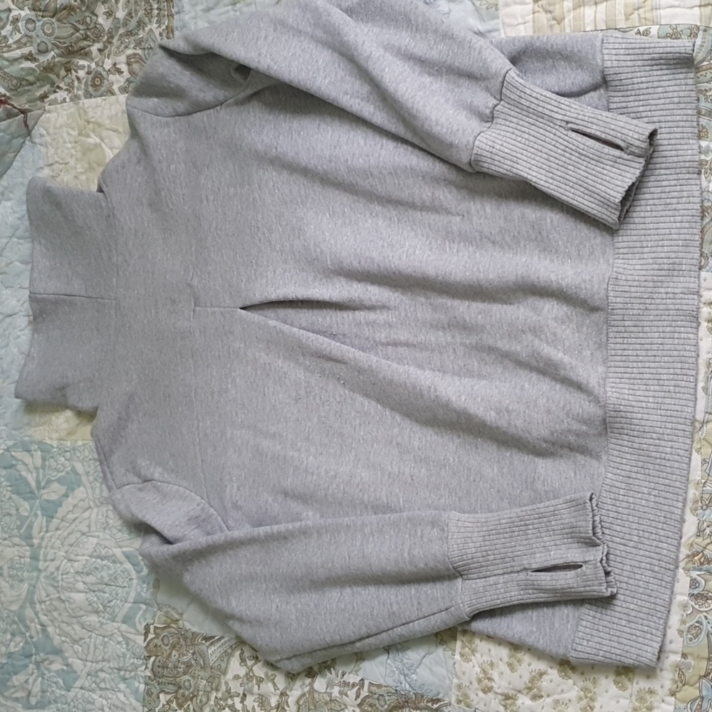 GUC alo funnel neck sweatshirt, size L - Picture 2 of 9